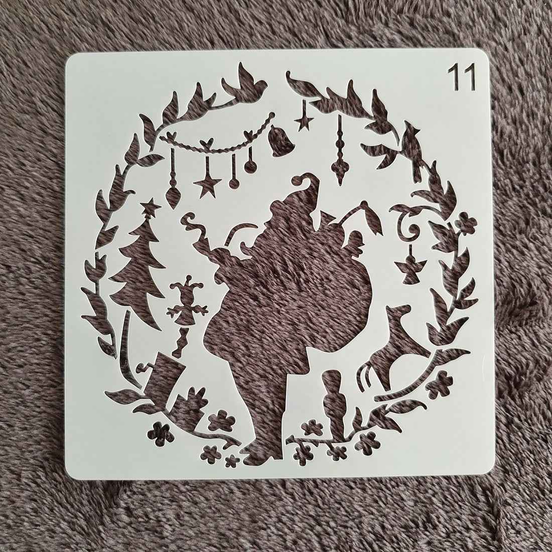 Hobby stencil Kerst - Kerstman in krans - 15x15 cm