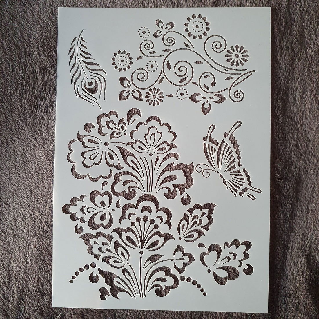 Hobby stencil Vlinder met struik - A4 - Hobby en meer