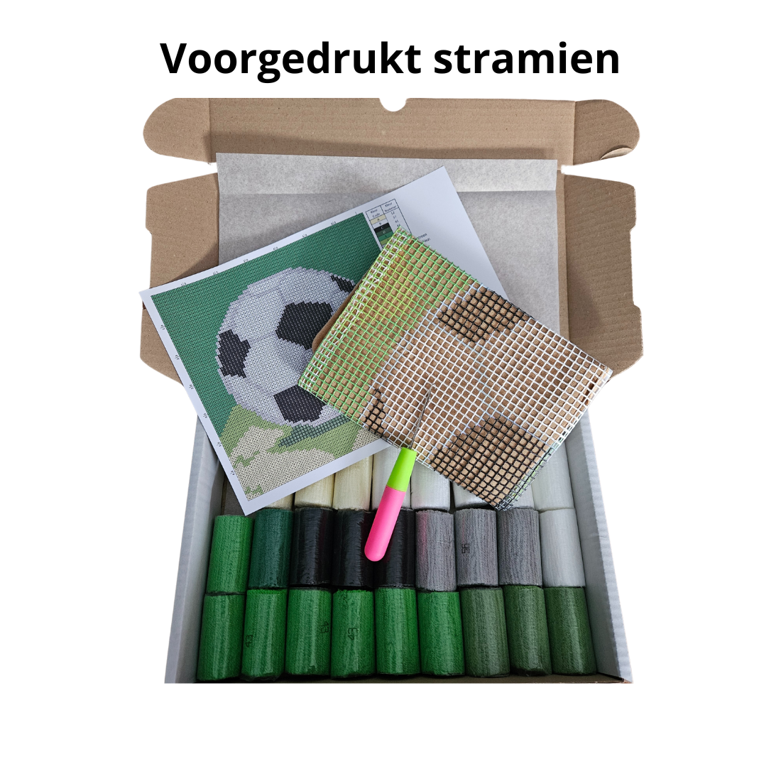 Latch hook kussen Voetbal - 43 x 43 cm - Hobby en meer