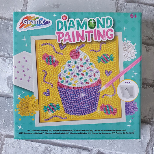 Diy kit van een diamond painting in frame cupcake
