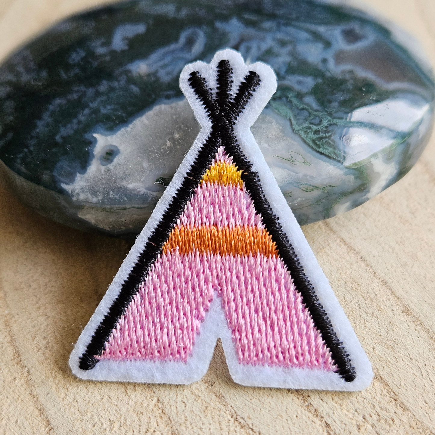Strijk embleem - Iron on Patch - Roze tipi