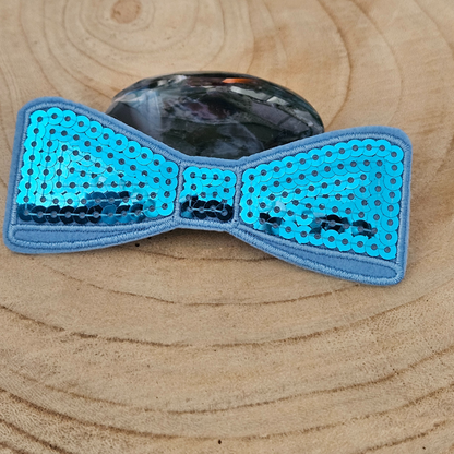 Strijk embleem - Iron on Patch - Blauwe pailletten strik