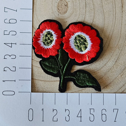 Strijk embleem - Iron on Patch - Rode bloemen