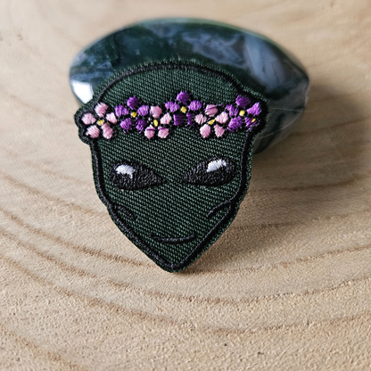 Strijk embleem - Iron on Patch -  Alien met bloemenkrans