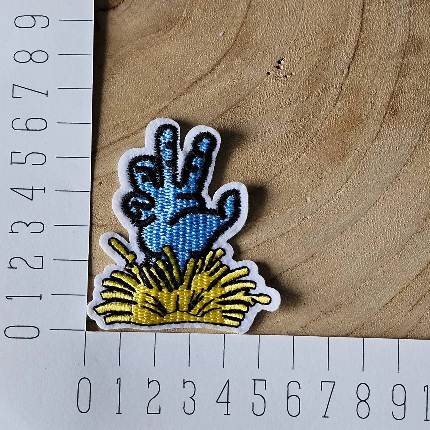 Strijk embleem - Iron on Patch - Creepy hand