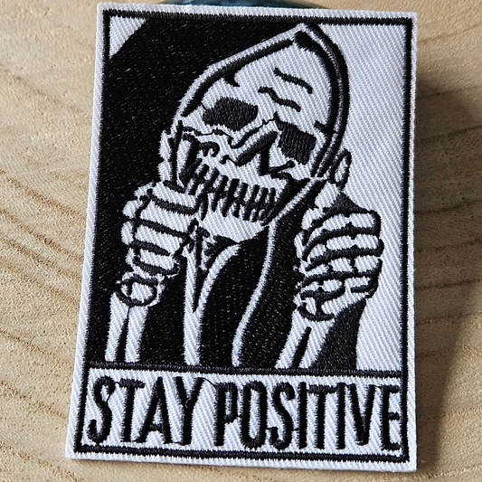 Strijk embleem - Iron on Patch - Skelet Stay positive