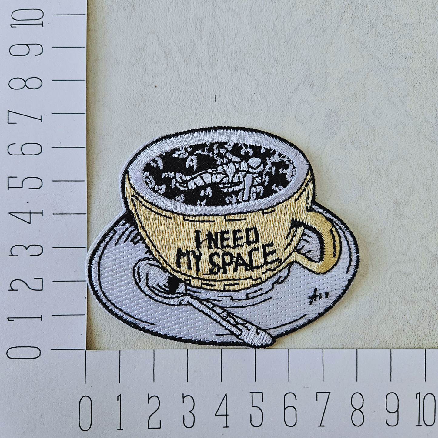 Strijk embleem  -  Iron on Patch - I need my space