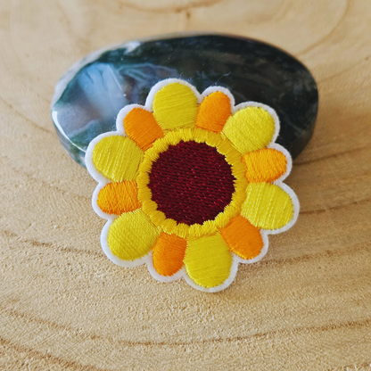 Strijk embleem  -  Iron on Patch - Geel bloemetje