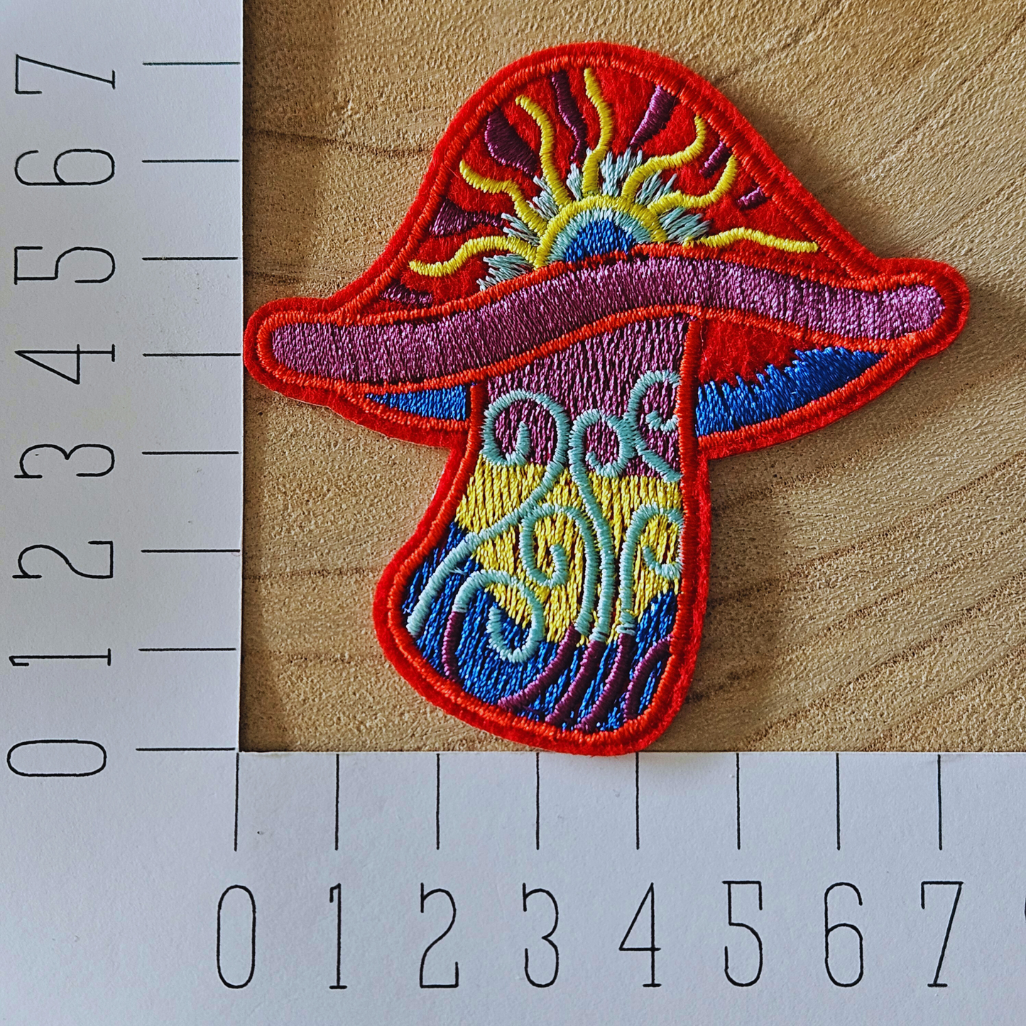 Strijk embleem  -  Iron on Patch - Paddenstoel