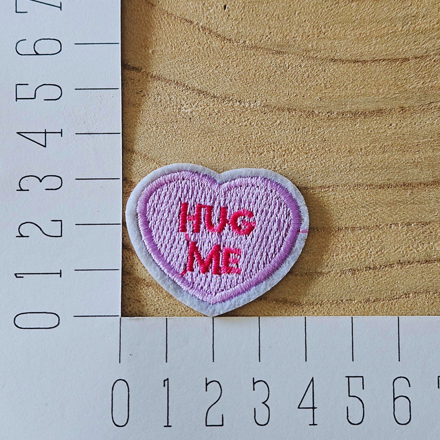 Strijk embleem  -  Iron on Patch - Hart - Hug me