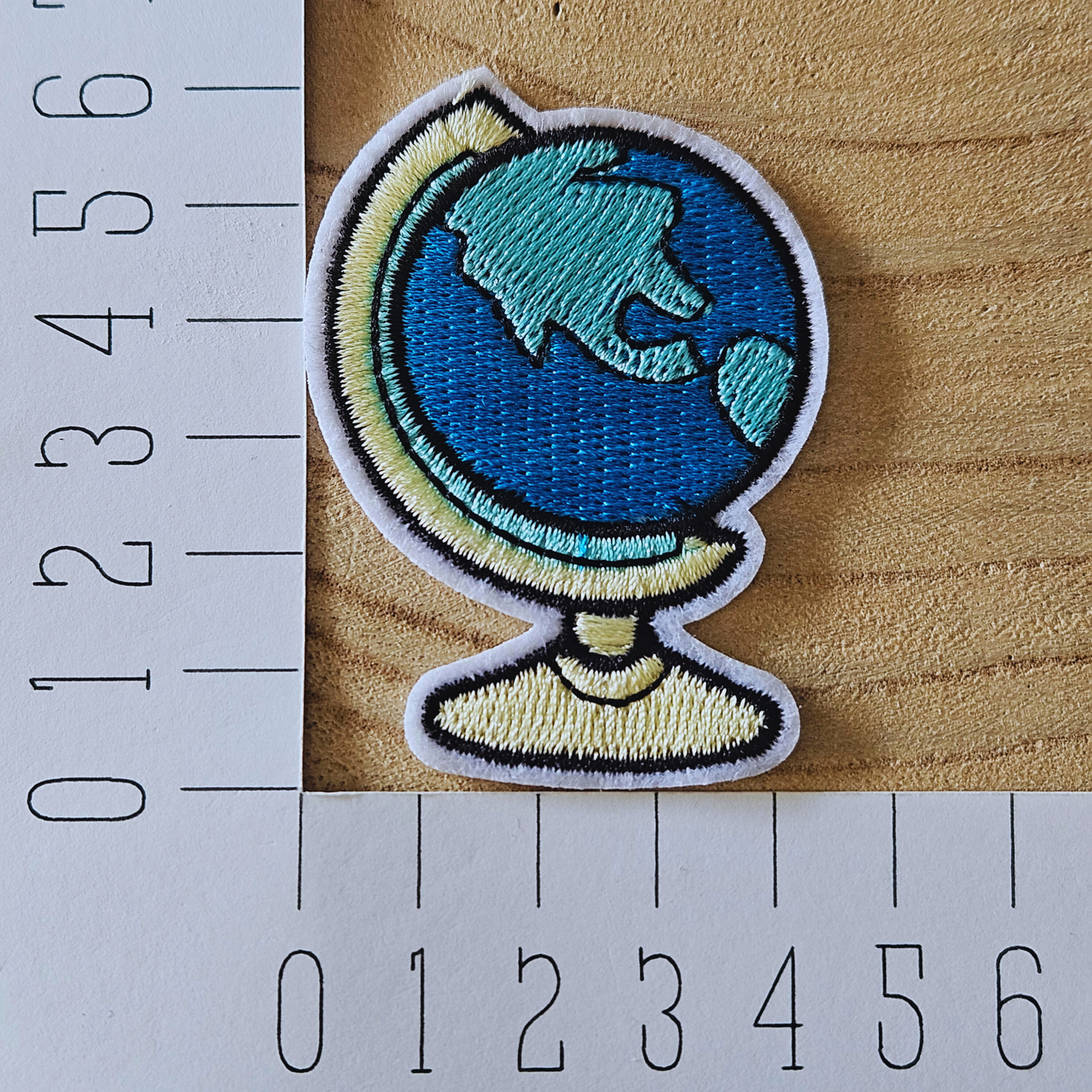 Strijk embleem  -  Iron on Patch - Wereld bol - Globe