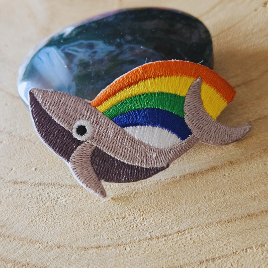 Strijk embleem  -  Iron on Patch - Walvis met regenboog