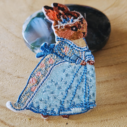 Strijk embleem  -  Iron on Patch - Konijn in blauwe jurk