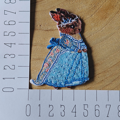 Strijk embleem  -  Iron on Patch - Konijn in blauwe jurk