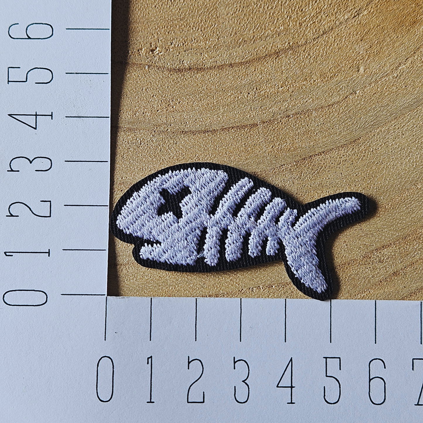Strijk embleem  -  Iron on Patch - Vissen graat
