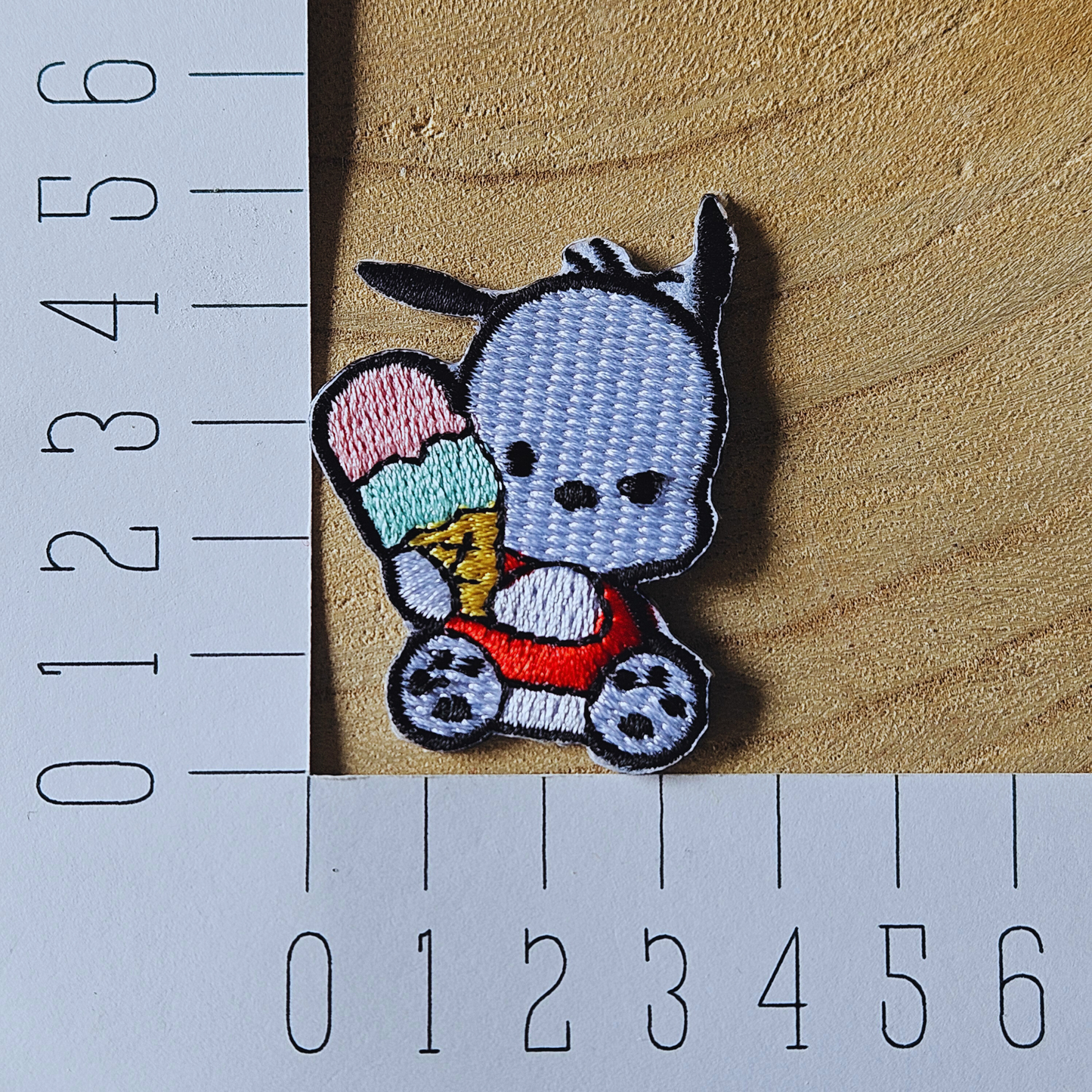 Strijk embleem  -  Iron on Patch - Hondje met ijsje