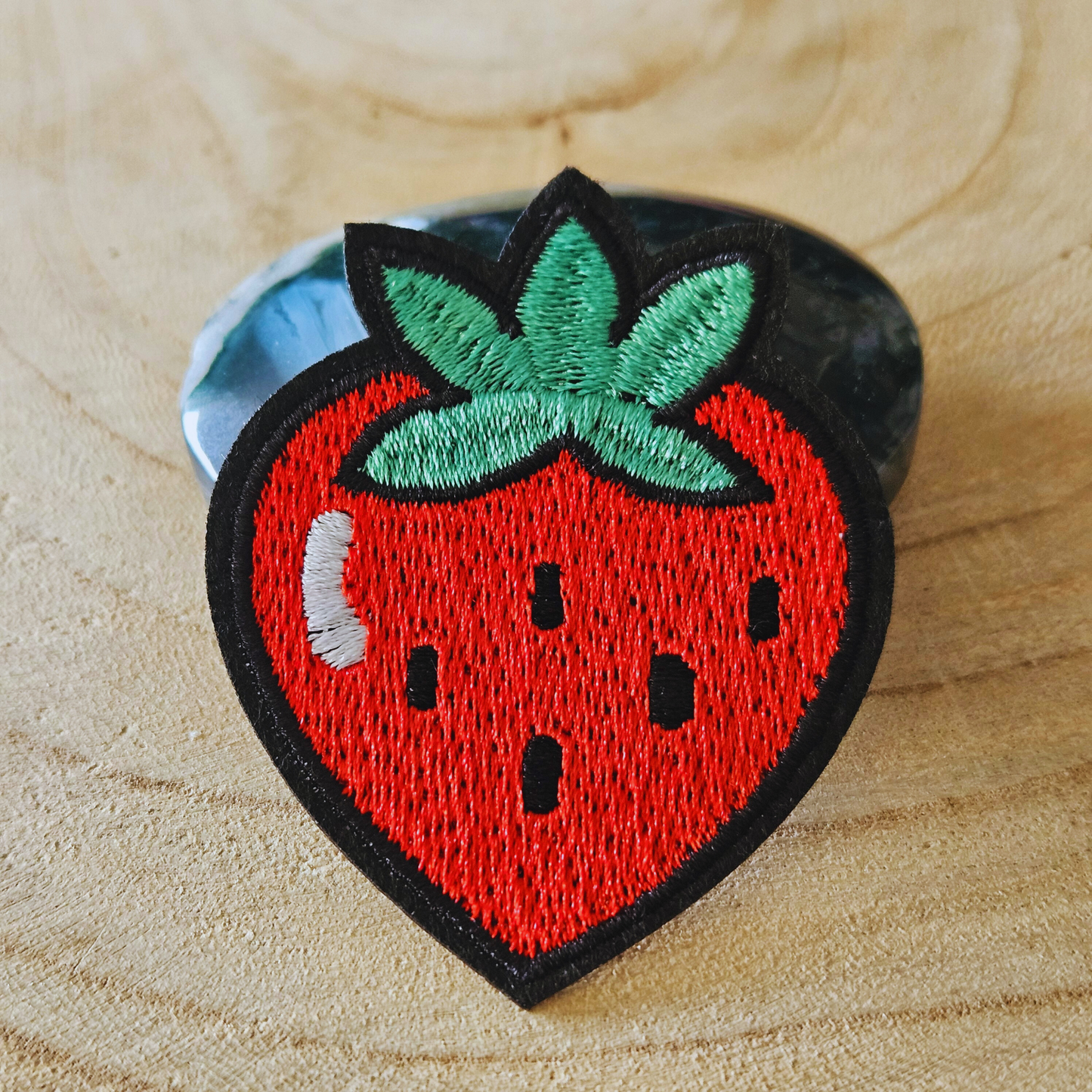 Strijk embleem  -  Iron on Patch - Aardbei