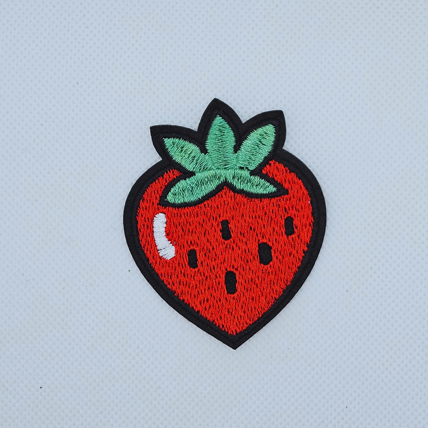 Strijk embleem  -  Iron on Patch - Aardbei