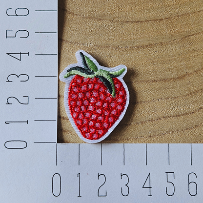 Strijk embleem  -  Iron on Patch - Aardbei