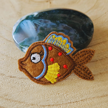 Strijk embleem  -  Iron on Patch - Vis bruin