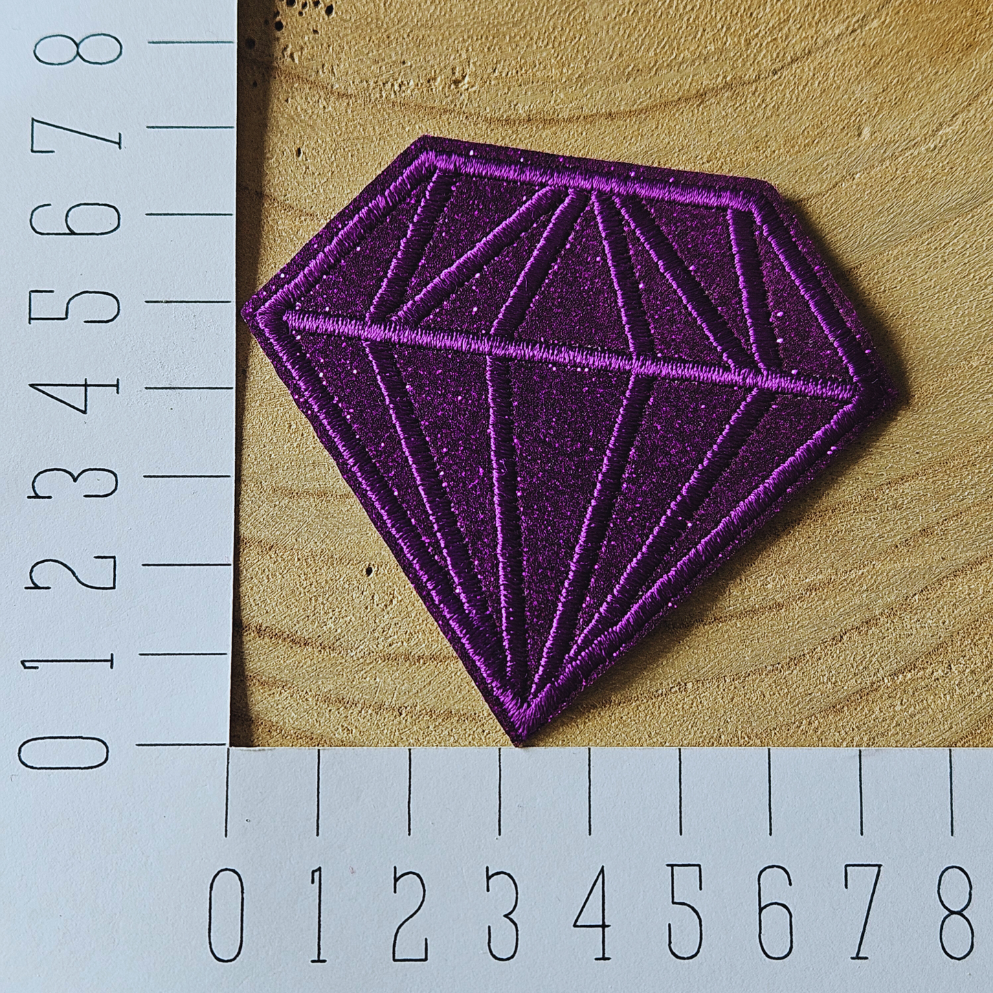Strijk embleem  -  Iron on Patch - Diamant paars