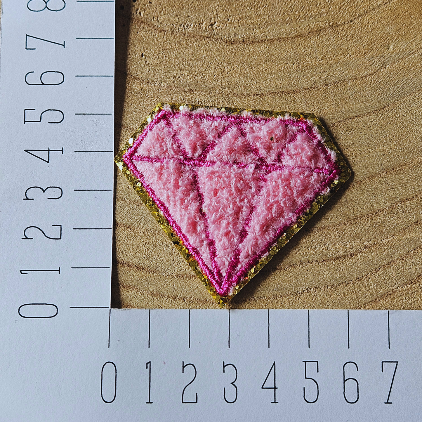 Strijk embleem  -  Iron on Patch - Diamant Roze - Fluffy