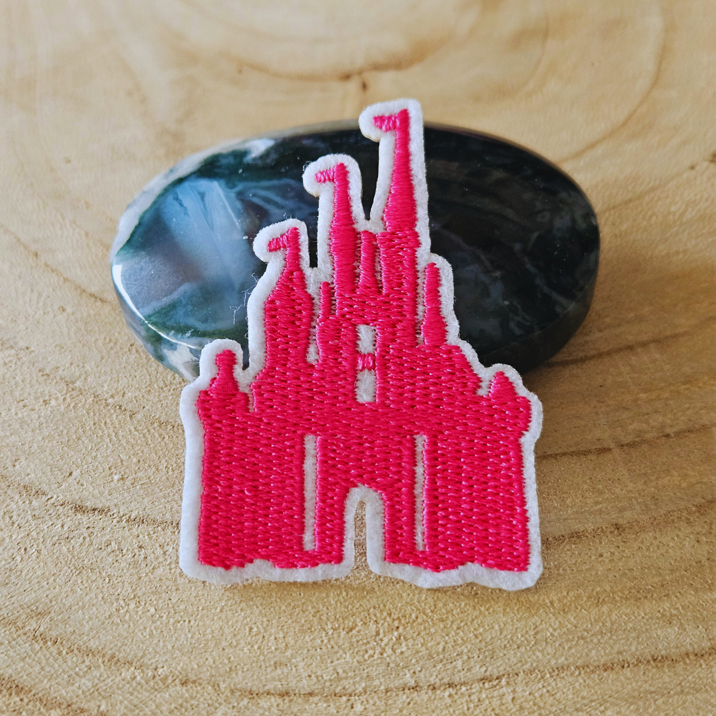 Strijk embleem  -  Iron on Patch - Roze kasteel