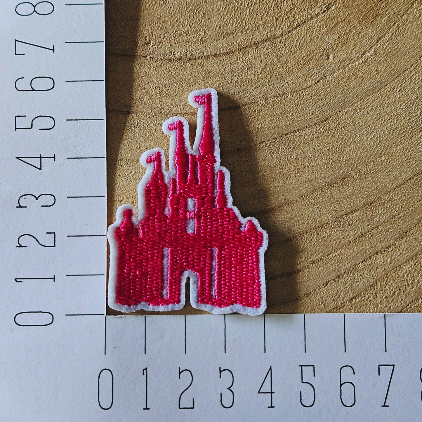 Strijk embleem  -  Iron on Patch - Roze kasteel