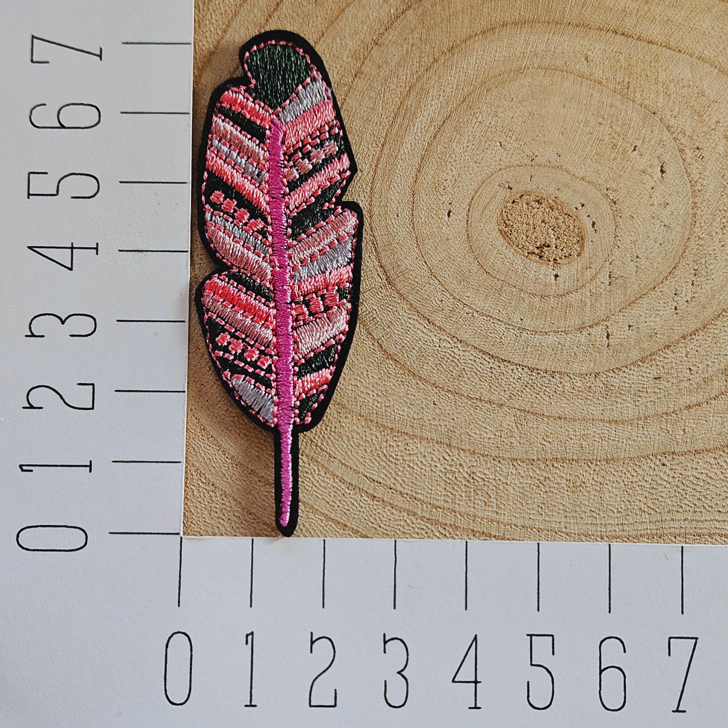 Strijk embleem  -  Iron on Patch - Roze veer