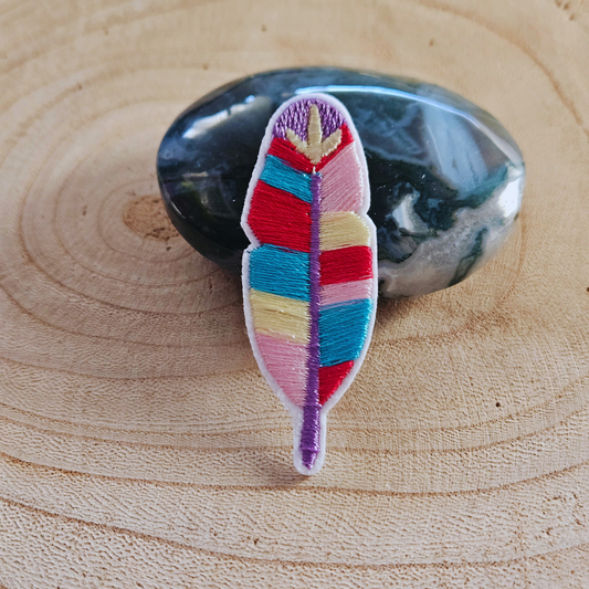 Strijk embleem  -  Iron on Patch - Regenboog veer