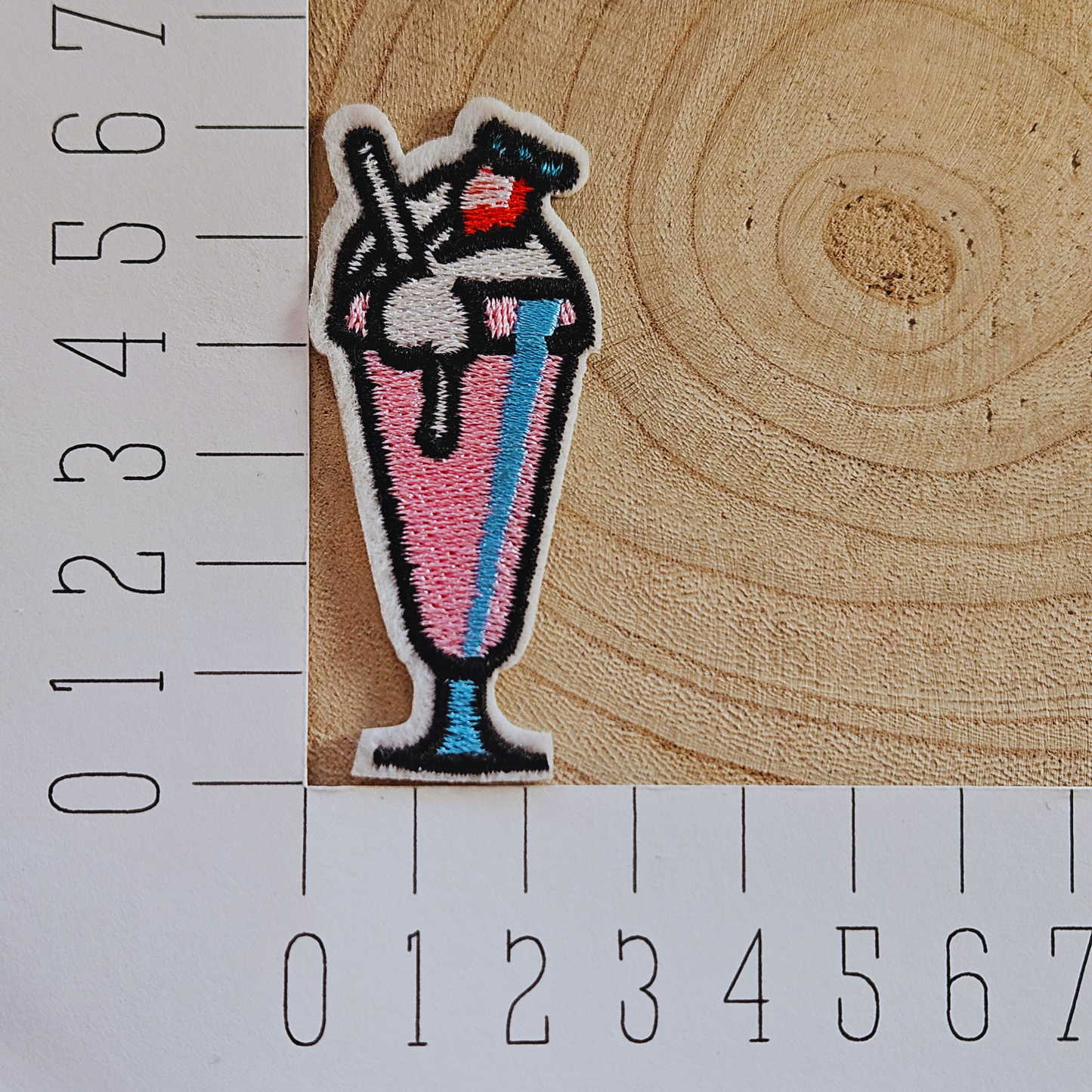 Strijk embleem  -  Iron on Patch - Milkshake