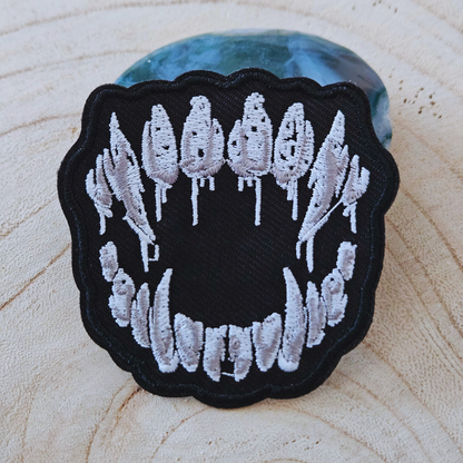 Strijk embleem  -  Iron on Patch - Mond met tanden