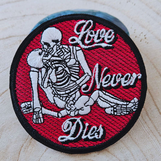 Strijk embleem  -  Iron on Patch - Skeletten Love never dies