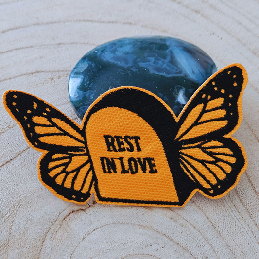 Strijk embleem  -  Iron on Patch - Vlinder grafsteen Rest in love