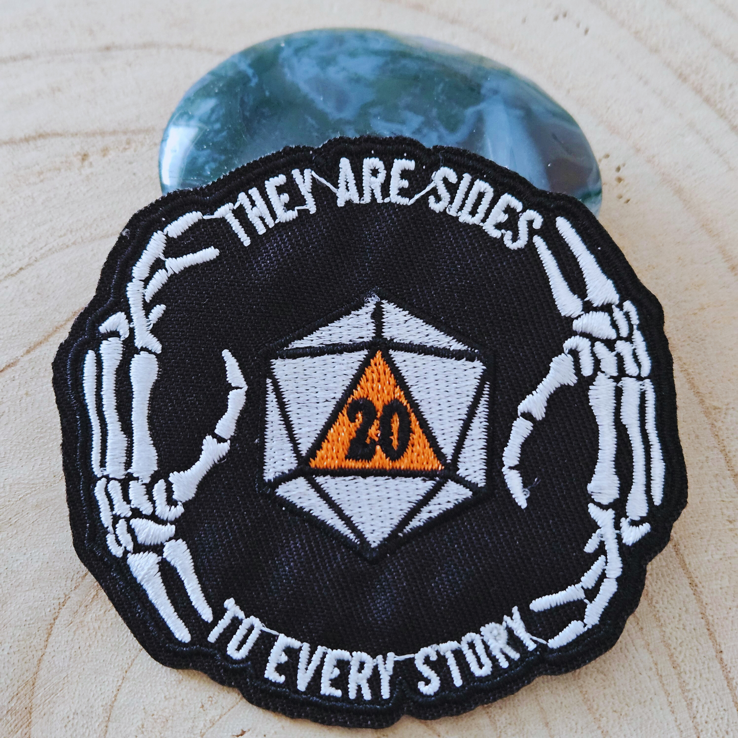 Strijk embleem  -  Iron on Patch - They are sides to every story