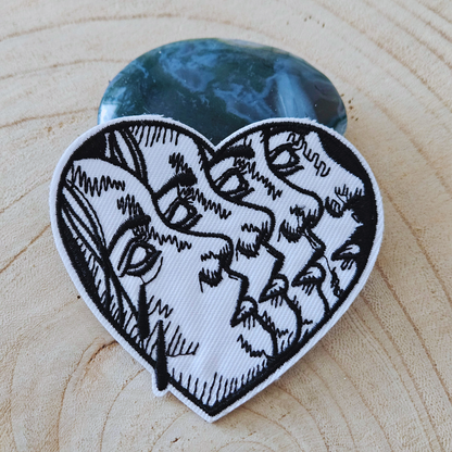 Strijk embleem  -  Iron on Patch - Hart met gezichten