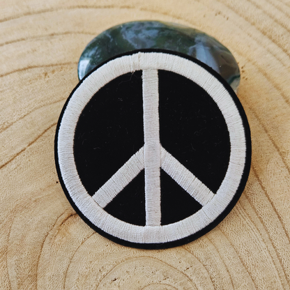 Strijk embleem  -  Iron on Patch - Vredesteken wit