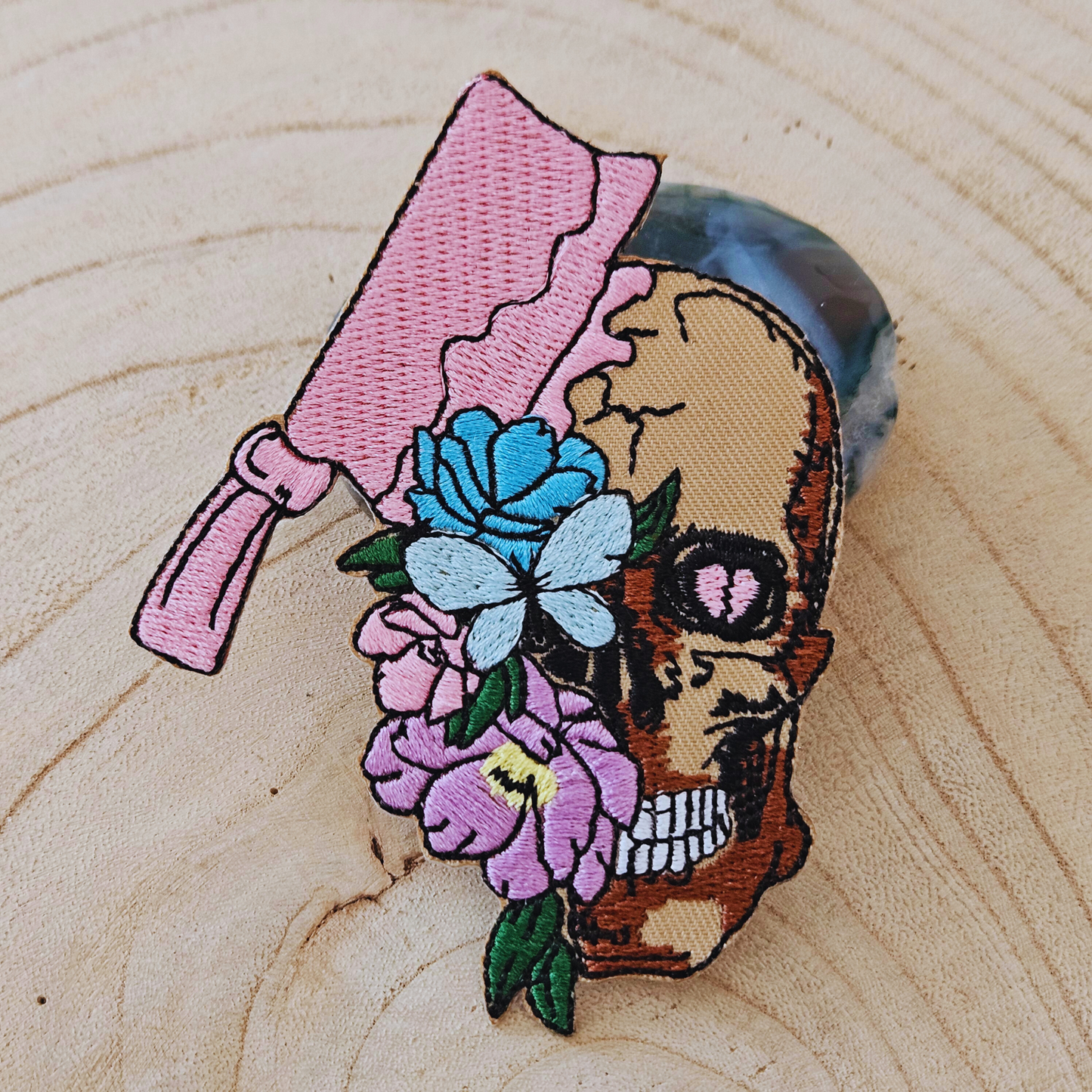 Strijk embleem  -  Iron on Patch - Schedel met bloemen