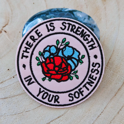 Strijk embleem  -  Iron on Patch -  Roos there is strength in your softness