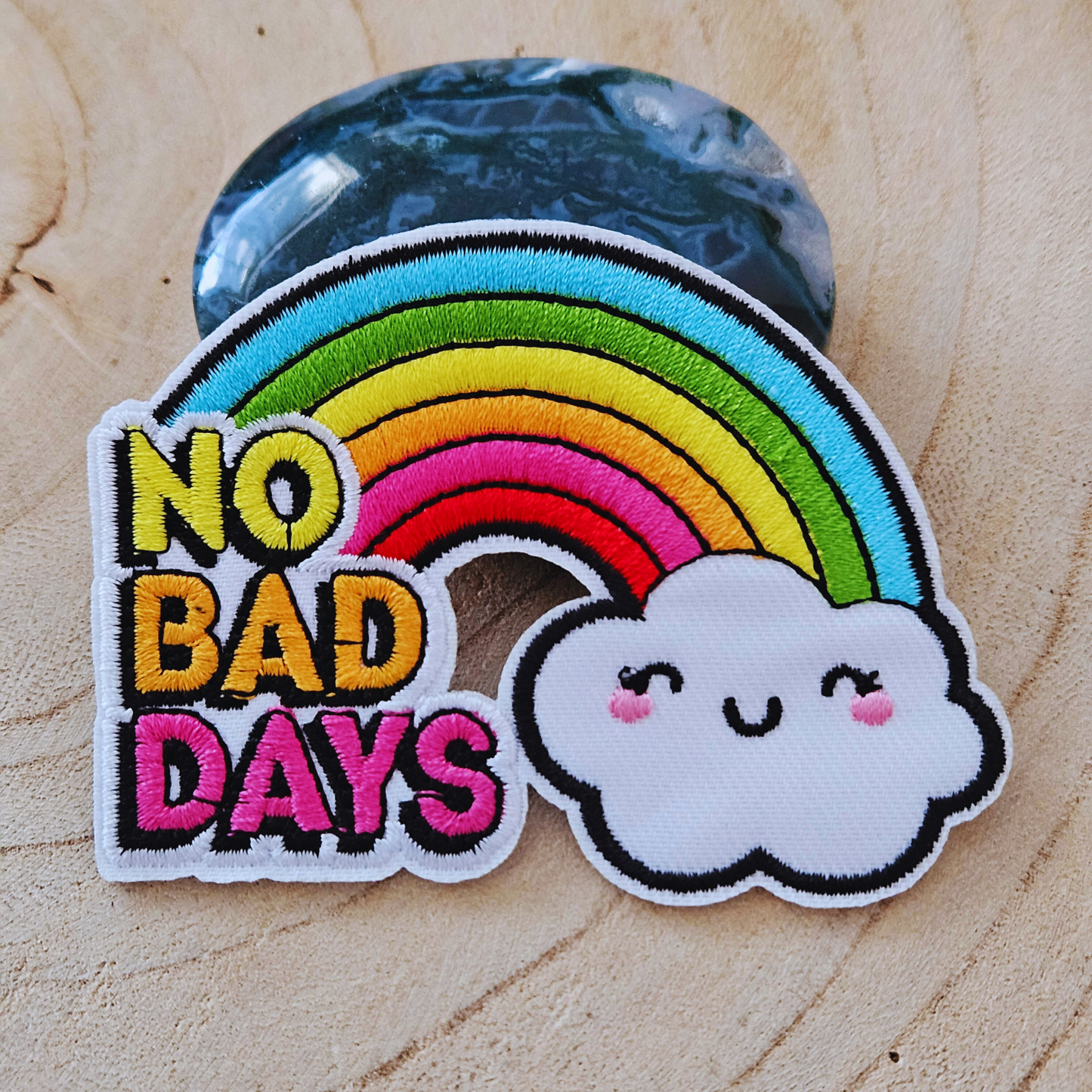 Strijk embleem  -  Iron on Patch -  No bad days regenboog
