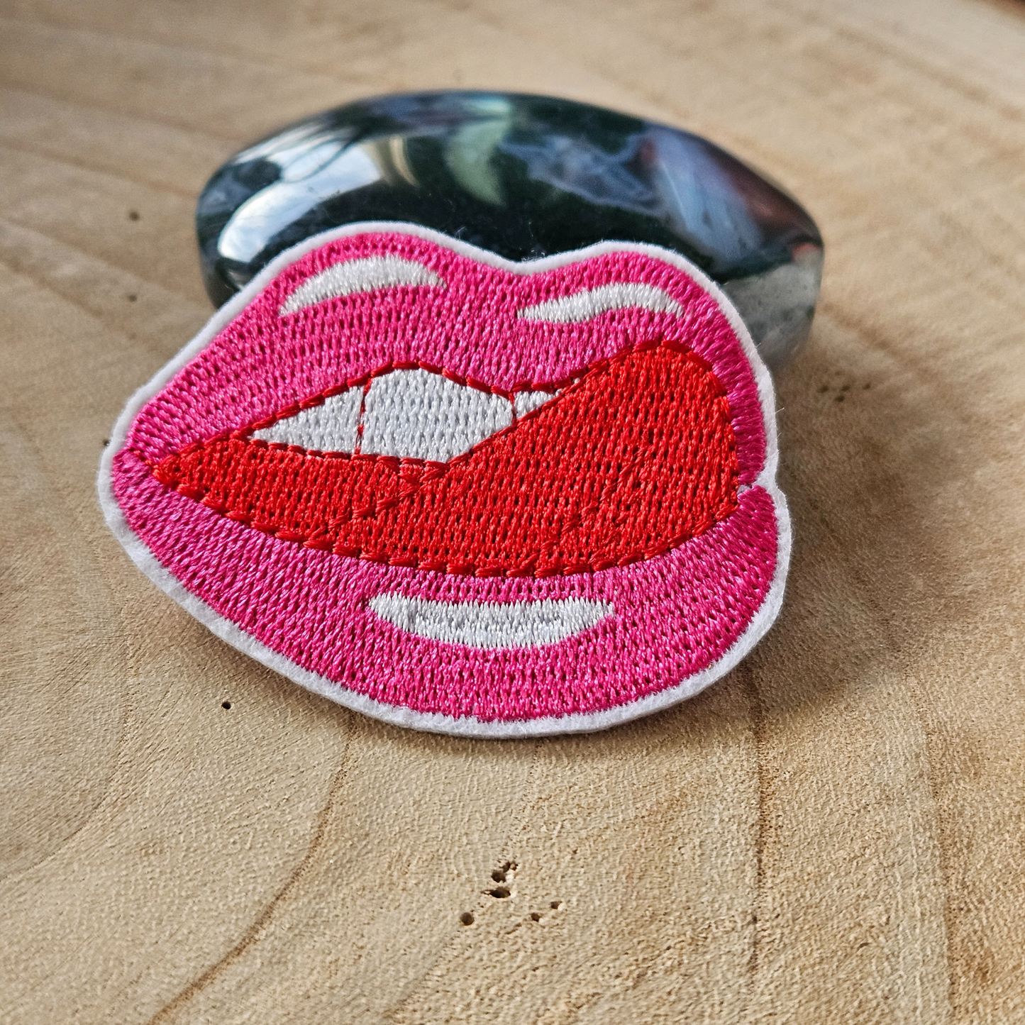 Strijk embleem  -  Iron on Patch - Mond