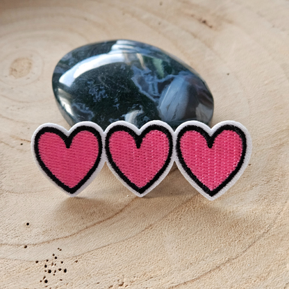 Strijk embleem  -  Iron on Patch - Roze 3 hartjes