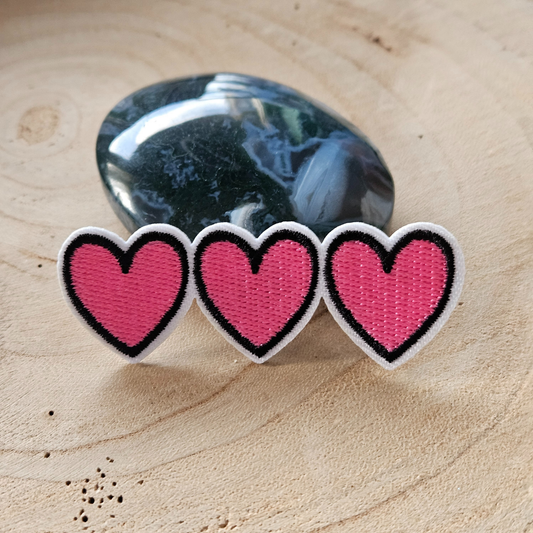 Strijk embleem  -  Iron on Patch - Roze 3 hartjes