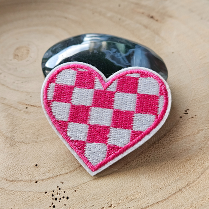 Strijk embleem  -  Iron on Patch - Roze schaak hart