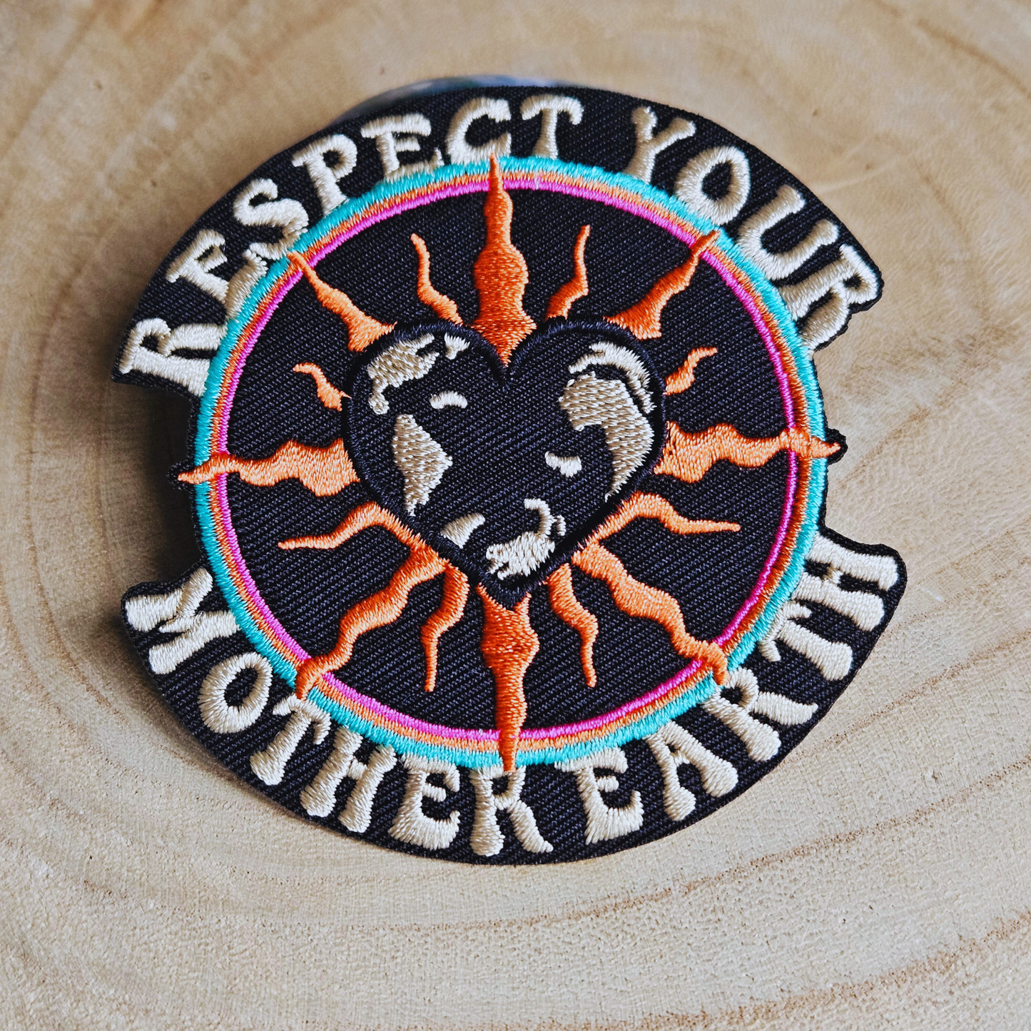 Strijk embleem  -  Iron on Patch - Respect your mother earth