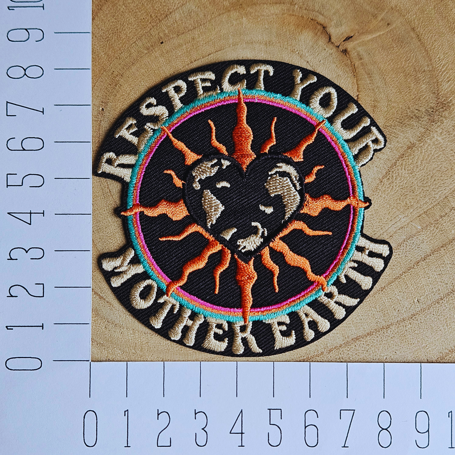 Strijk embleem  -  Iron on Patch - Respect your mother earth