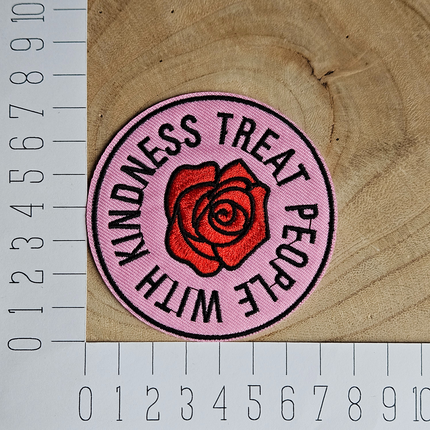 Strijk embleem  -  Iron on Patch - Roos treat people with kindness