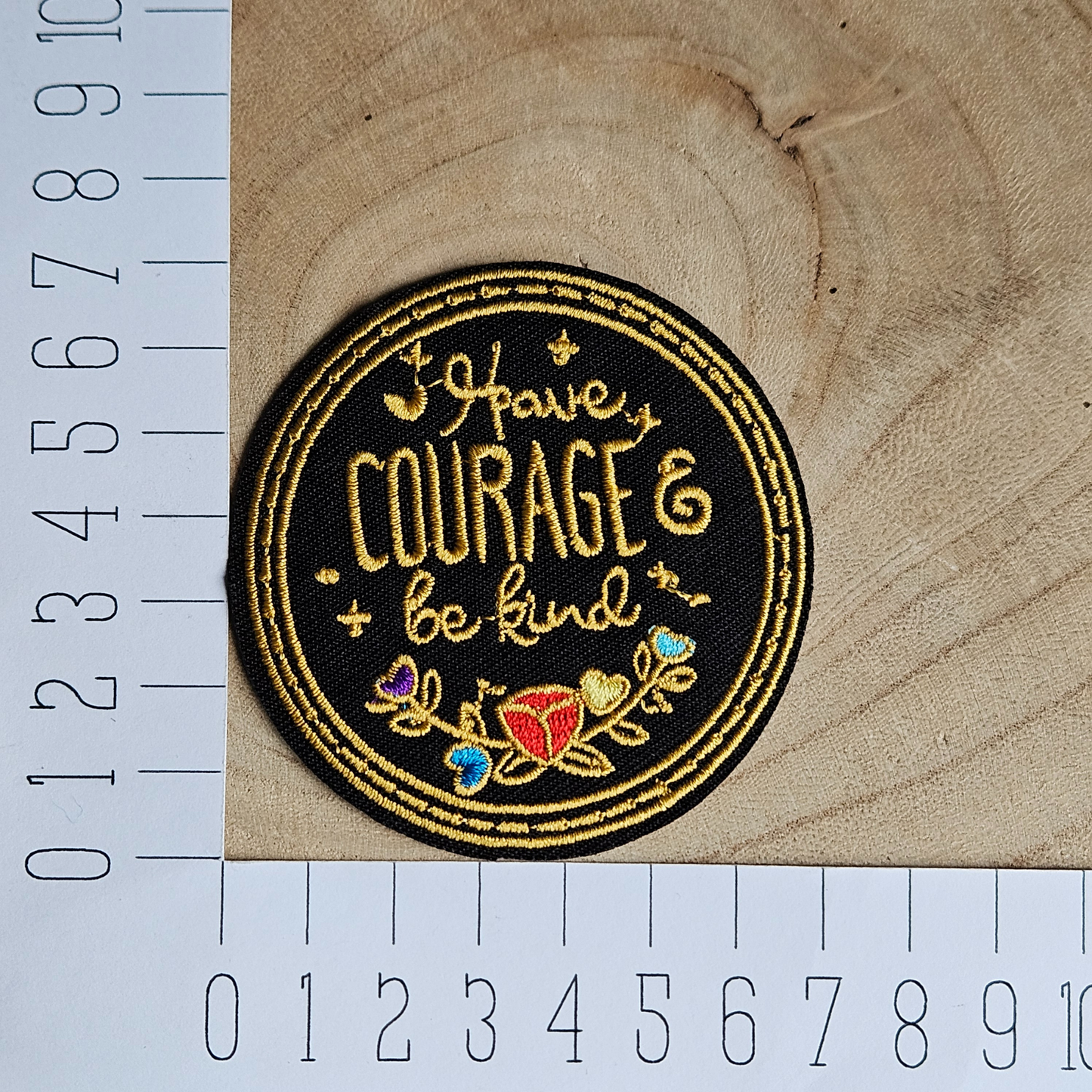 Strijk embleem  -  Iron on Patch - Have courage be kind