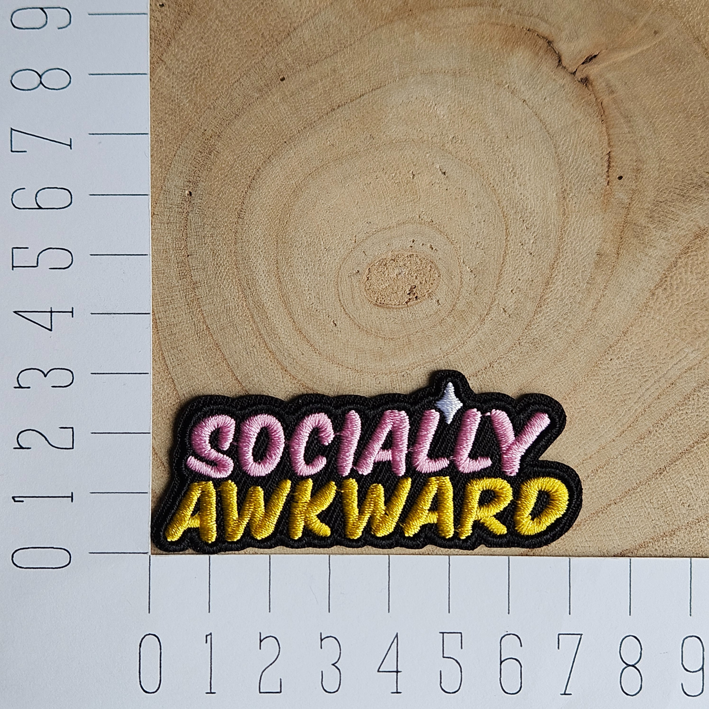 Strijk embleem  -  Iron on Patch - Socially awkward