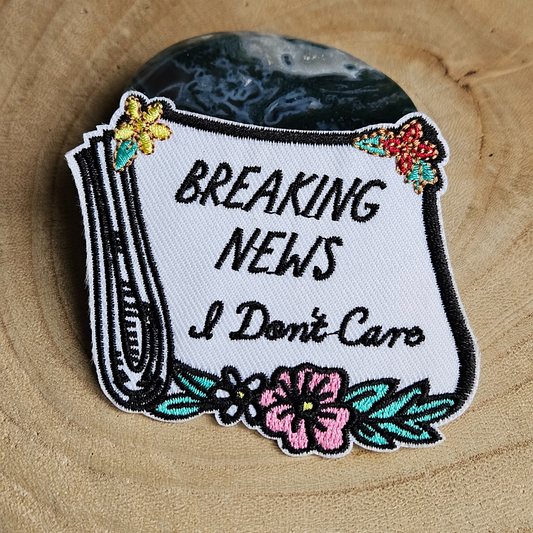 Strijk embleem  -  Iron on Patch - Krant - Breaking news - I don't care